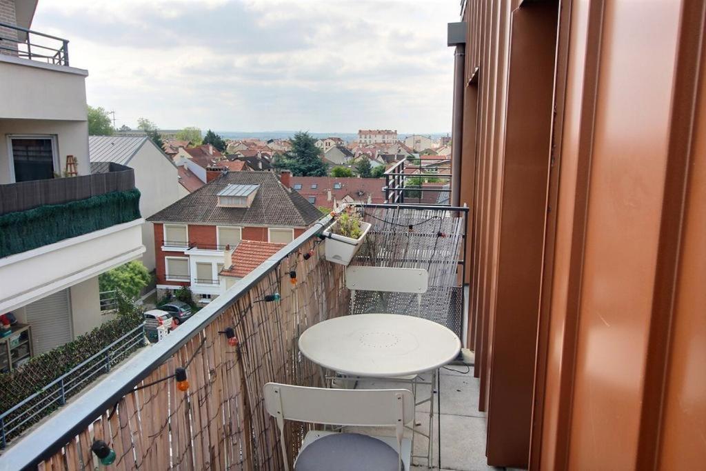 Le Toit Du Montvalerien Suresnes Apartment ภายนอก รูปภาพ